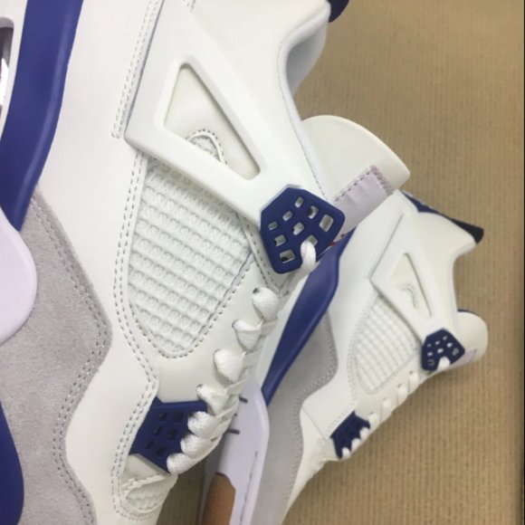 Nike air jordan 4 sapphire men us size 10.5